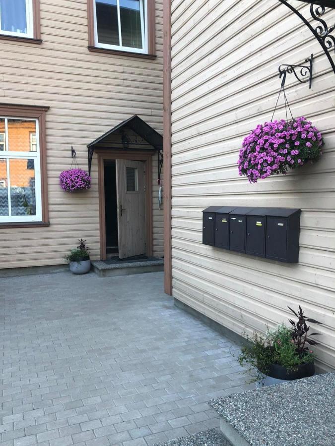 Spacious Holiday Apartment With Wifi And Parking Parnu Exterior photo