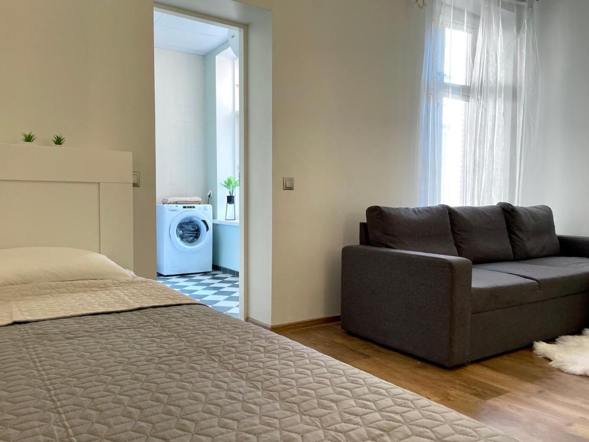 Spacious Holiday Apartment With Wifi And Parking Parnu Exterior photo